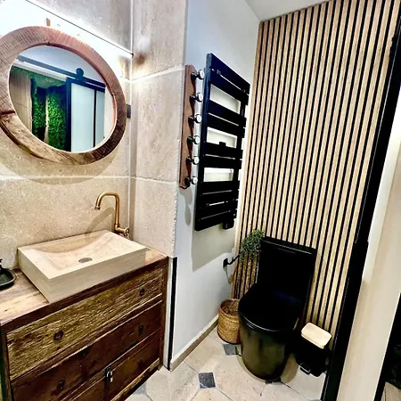 L'insolite, Les Pieces Cachees Apartmán
