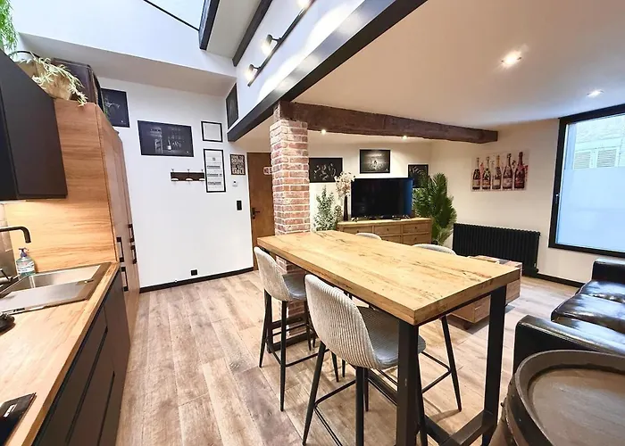 L'insolite, Les Pieces Cachees Apartment *